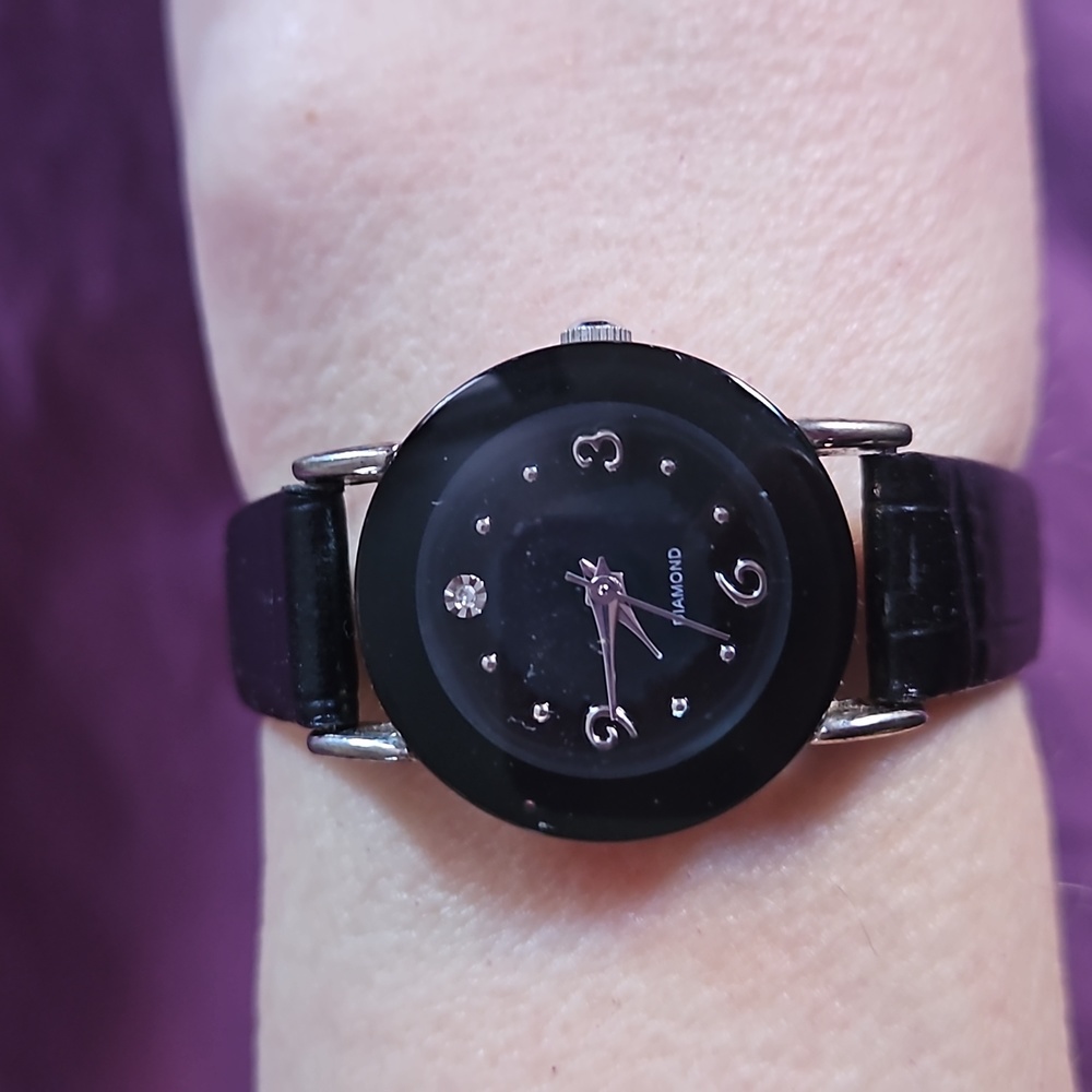Elegant Black Avon Slim Wrist Watch w Faux Alligator Band & Faux Diamond at 12